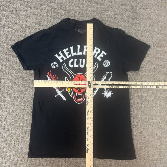 Stranger Things Hellfire Club Shirt Small Fitted Crewneck Graphic Print Worn Tee - Picture 3 of 9